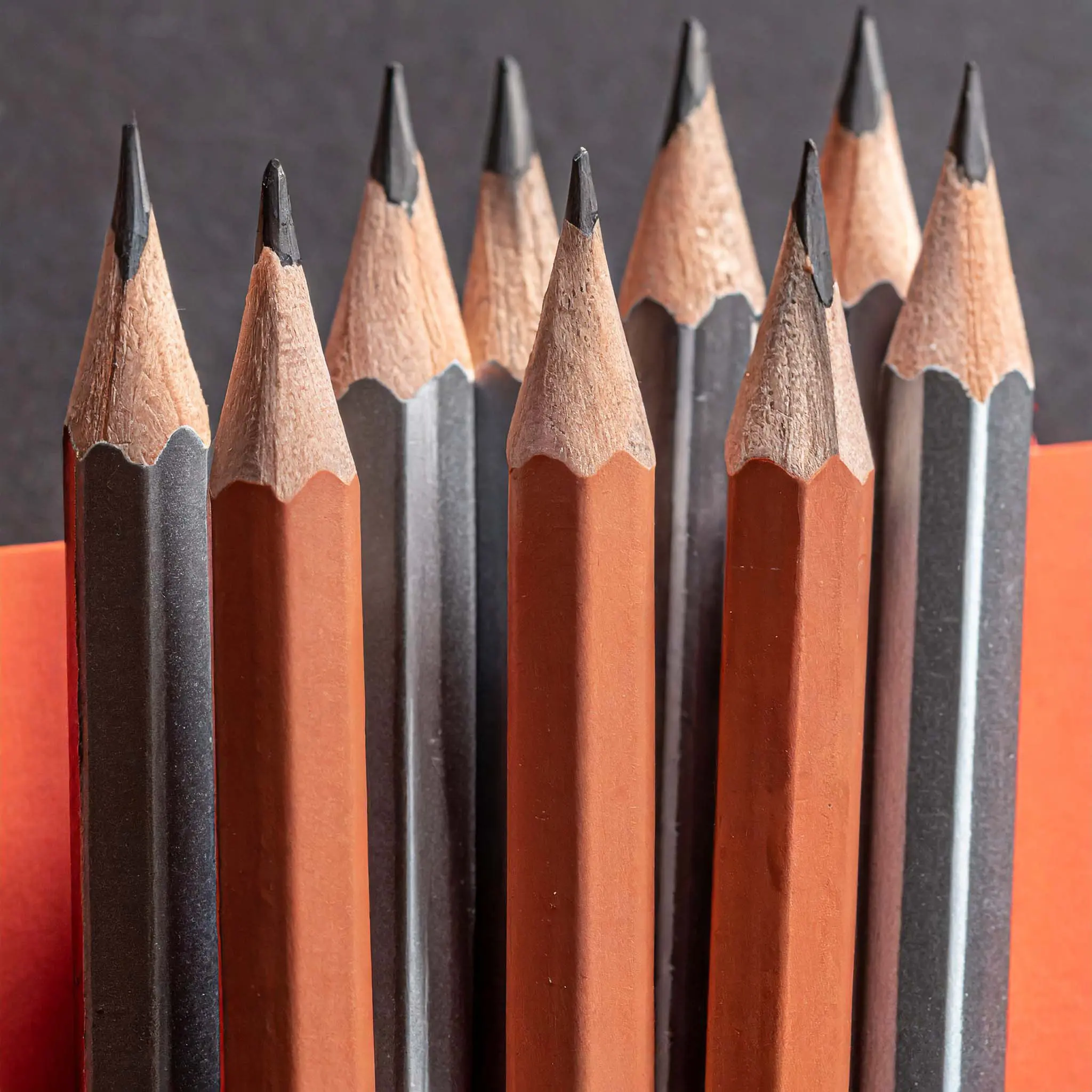 drawing pencils from lightest to darkest